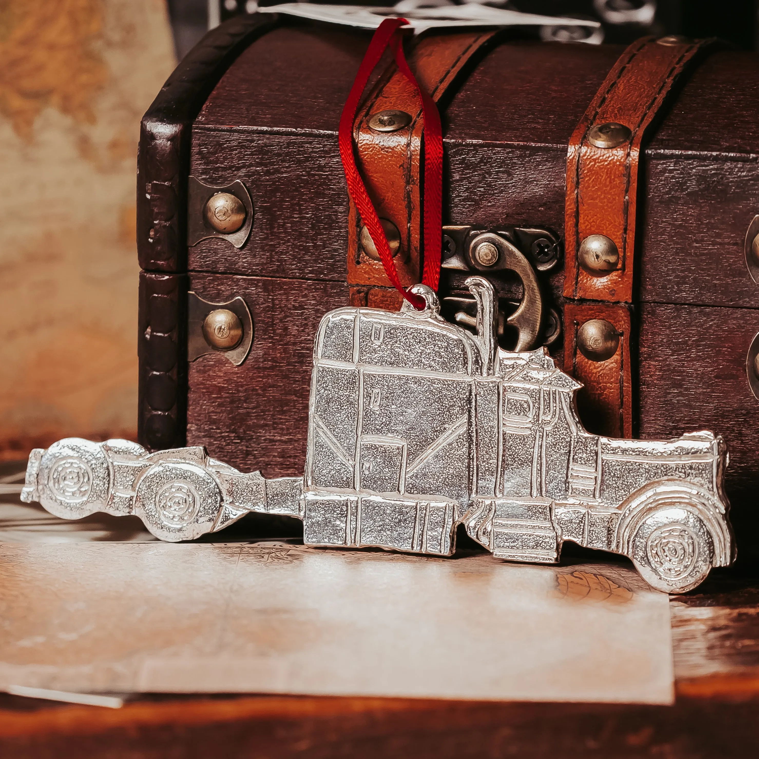 18 Wheeler Truck and Trailer - Semi Truck Ornament