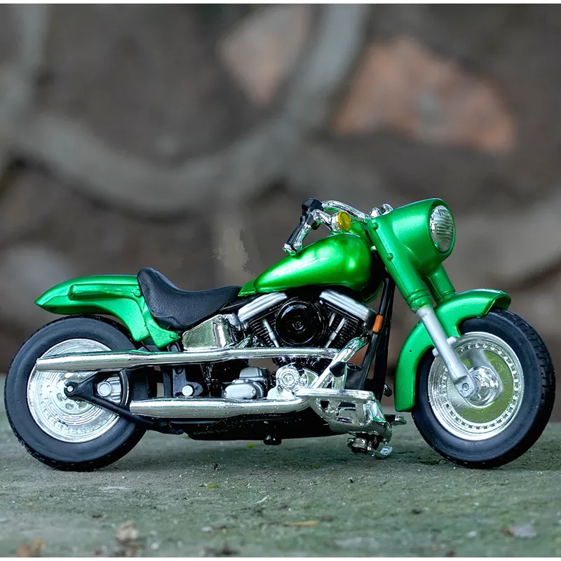 Harley Davidson 2000 FLSTF Street Stalker Fatboy 1:18 Scale Diecast Bike Model (Green)