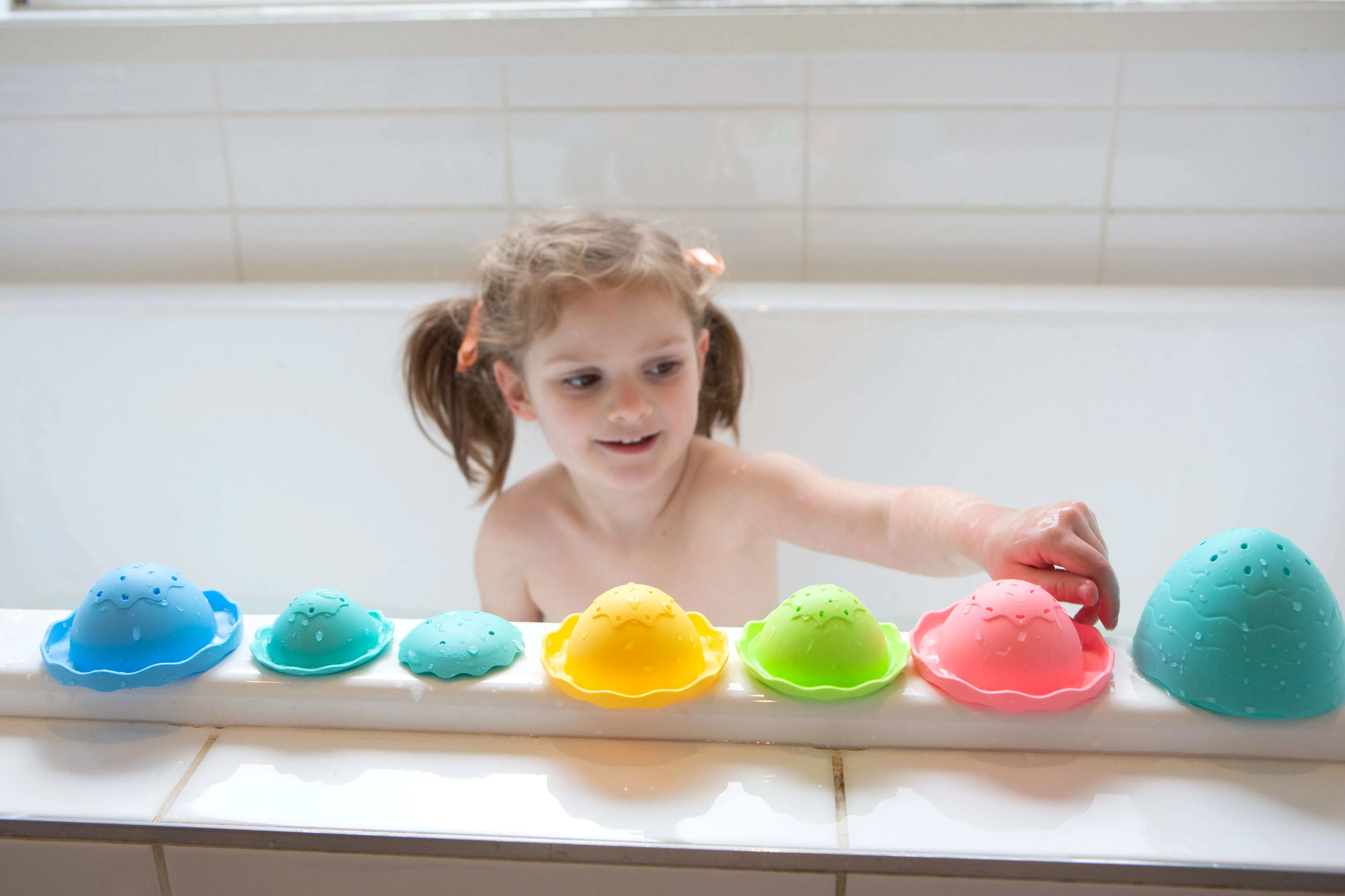 Stack & Pour Play - Bath Egg